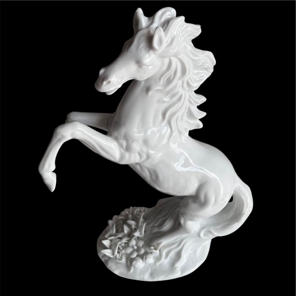 Paris Royal 9" Tall Rearing Horse White Porcelain Statue Flowers Base READ DESCR